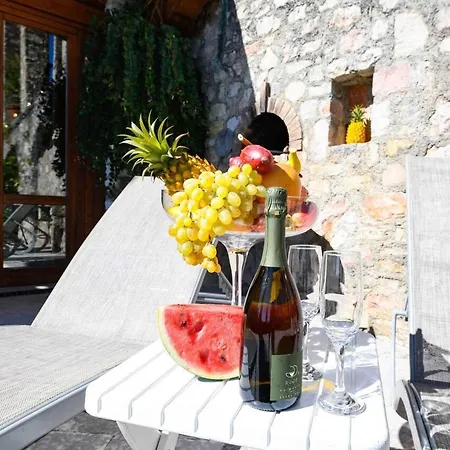 Villa Le Ravere Luxury Mini-resort - A Structure For 12 Gargnano