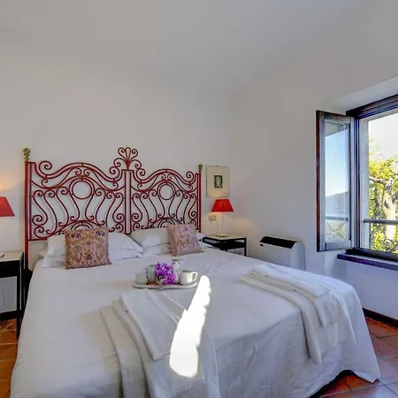Villa Le Ravere Luxury Mini-resort - A Structure For 12 *