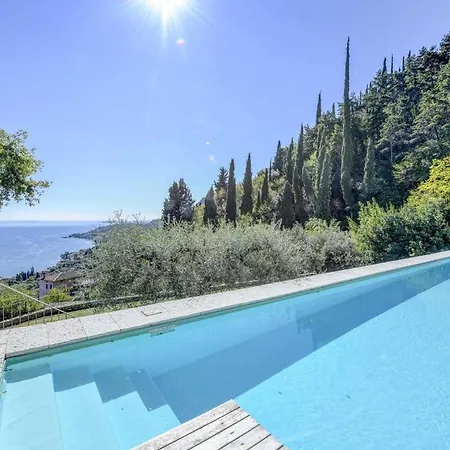 Villa Le Ravere Luxury Mini-resort - A Structure For 12 Gargnano