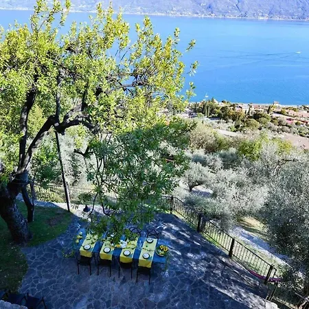 Le Ravere Luxury Mini-resort - A Structure For 12