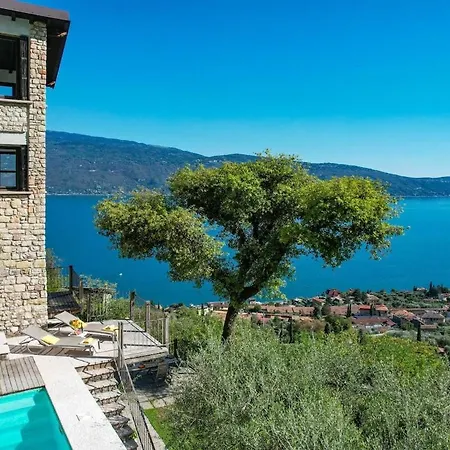Villa Le Ravere Luxury Mini-resort - A Structure For 12 Gargnano