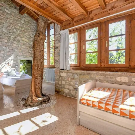 Villa Le Ravere Luxury Mini-resort - A Structure For 12 Gargnano