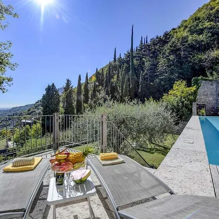 Le Ravere Luxury Mini-resort - A Structure For 12